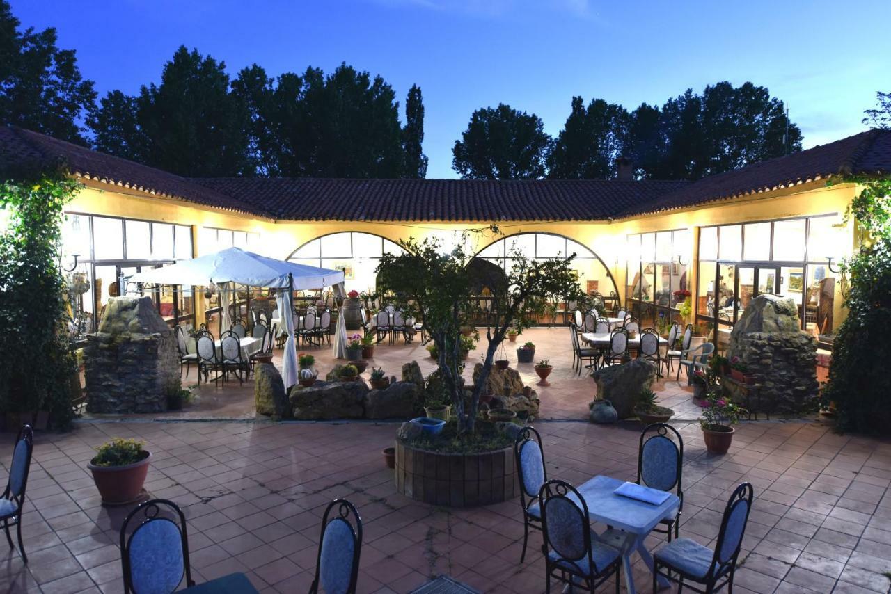 Вилла Agriturismo Agricasale Пьяцца-Армерина Экстерьер фото